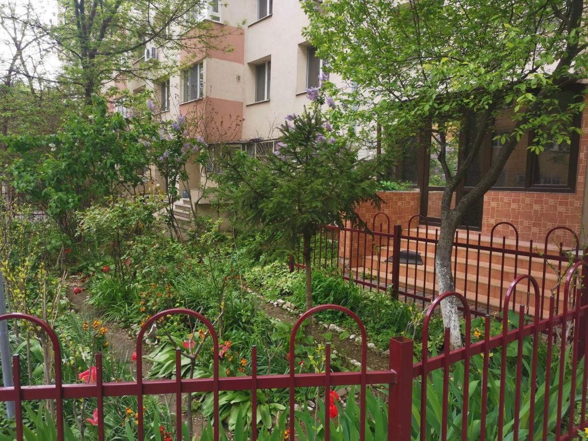 Awesome Apartment Bucarest Esterno foto